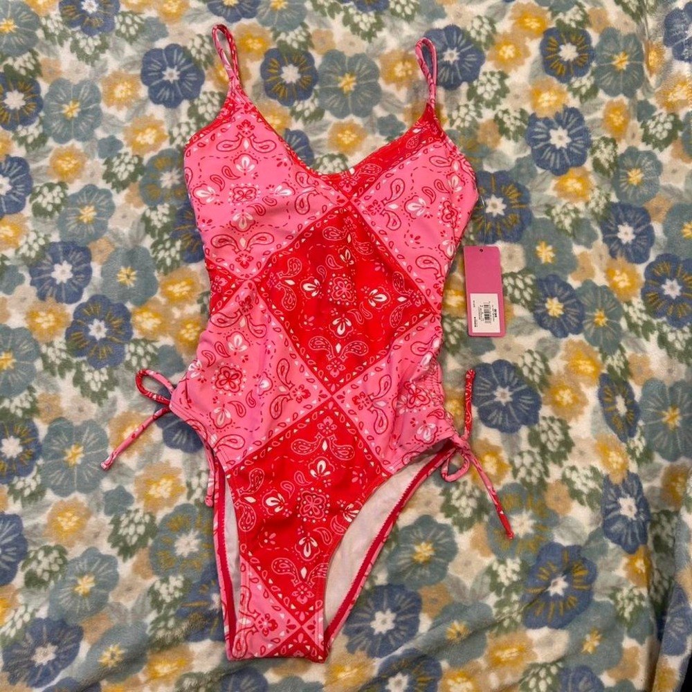 Khol's Ninety-Nine Degrees Women's XS pink Americana One piece swimsuit  NWT